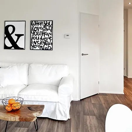 2 Bedroom Cozy In Casa vacanze Susel